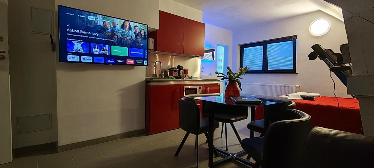 Logeerkamer Xxl 25 M2 Zemst エクステリア 写真